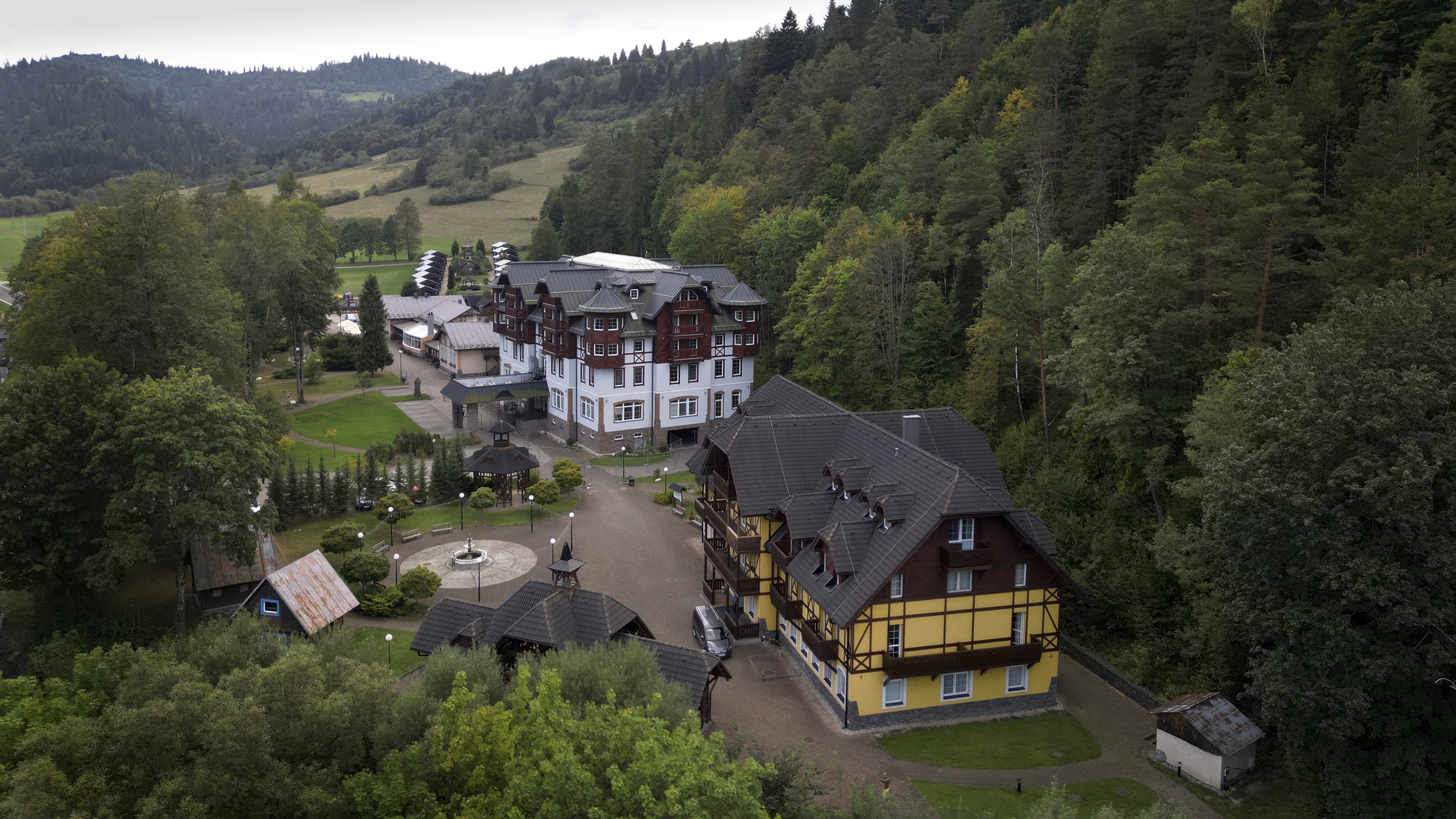 Kúpele Pieniny — exteriér zhora